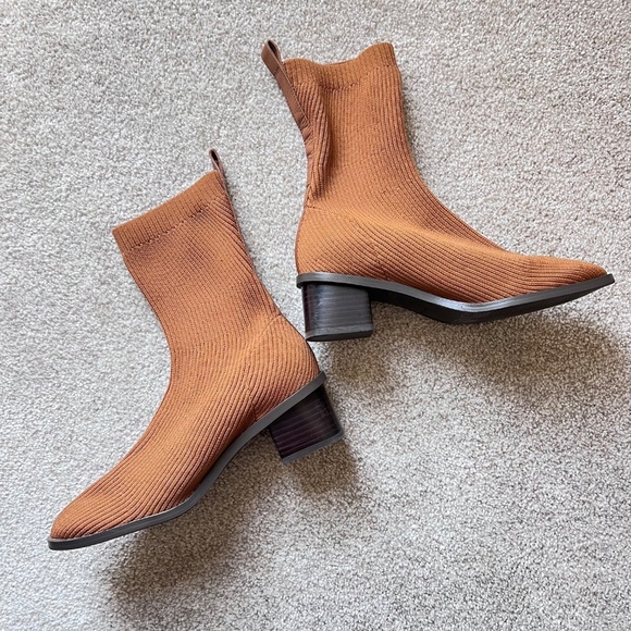 Everlane Glove Ribbed Knit Boot Toffee 8.5 - Picture 3 of 6